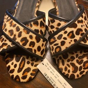 Animal print flat sandals, size 10